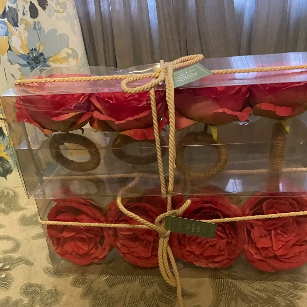 NWT Sur La Table Oversized Bloomed Rose Napkin Rings, Box of 4